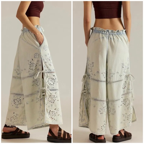 Free People Denim - NWT Free People We The Free Day Break Jeans - bright spot sky blue - Large